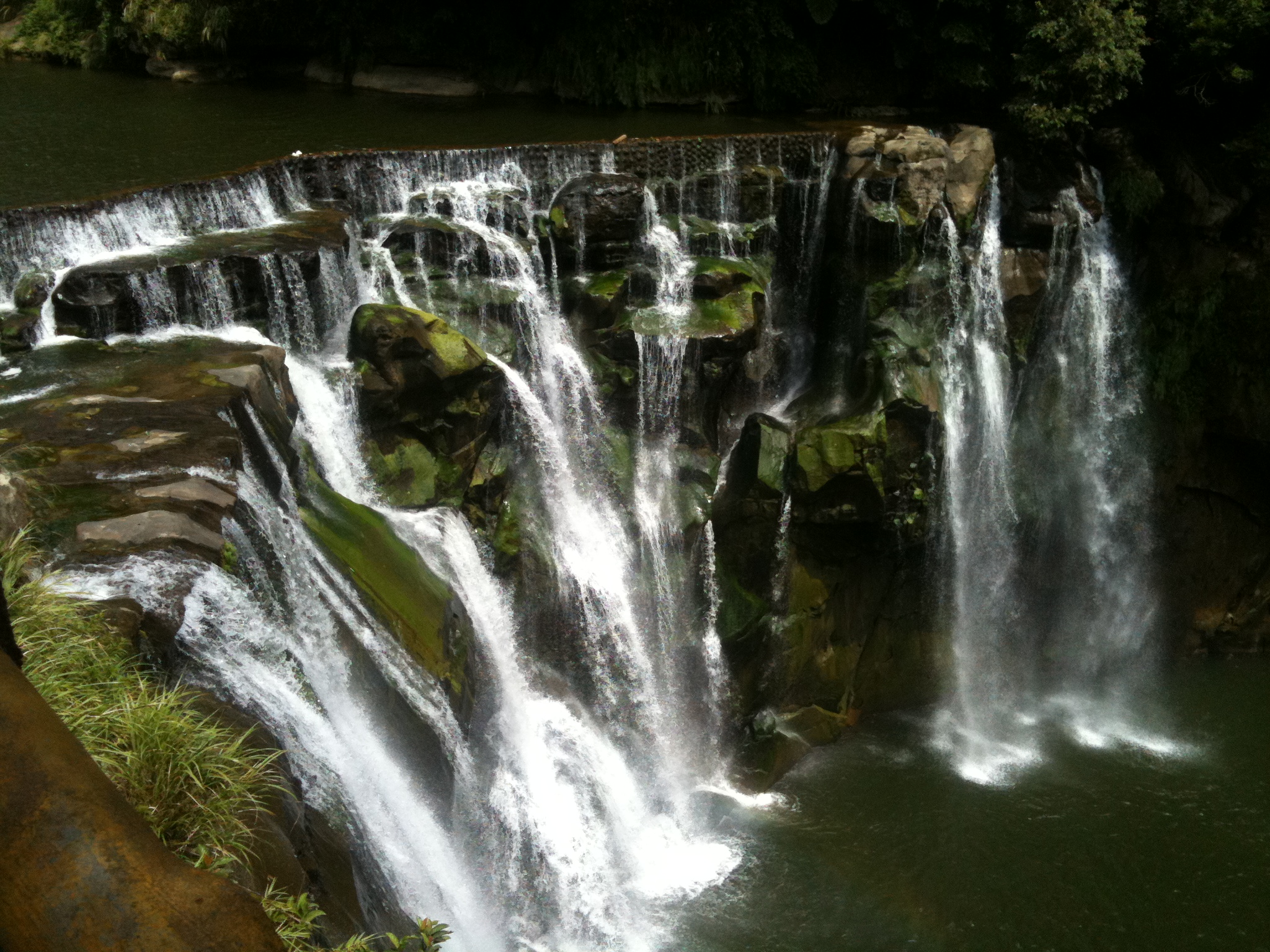 La cascada de Shifen | Las pequeñas cataratas del Niágara de Taiwán - New Taipei City | Secret World Trip Planner