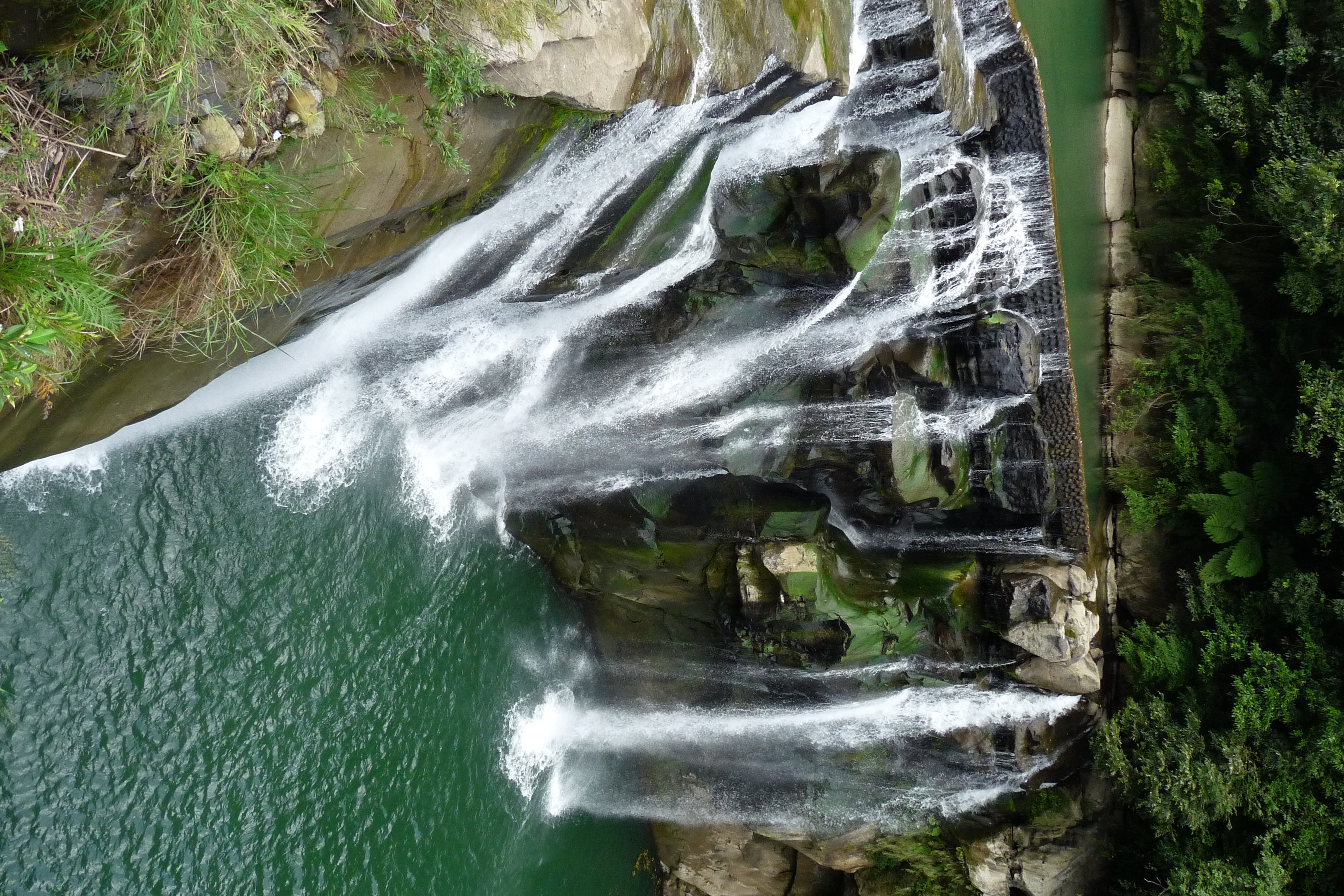 La cascada de Shifen | Las pequeñas cataratas del Niágara de Taiwán - New Taipei City | Secret World Trip Planner