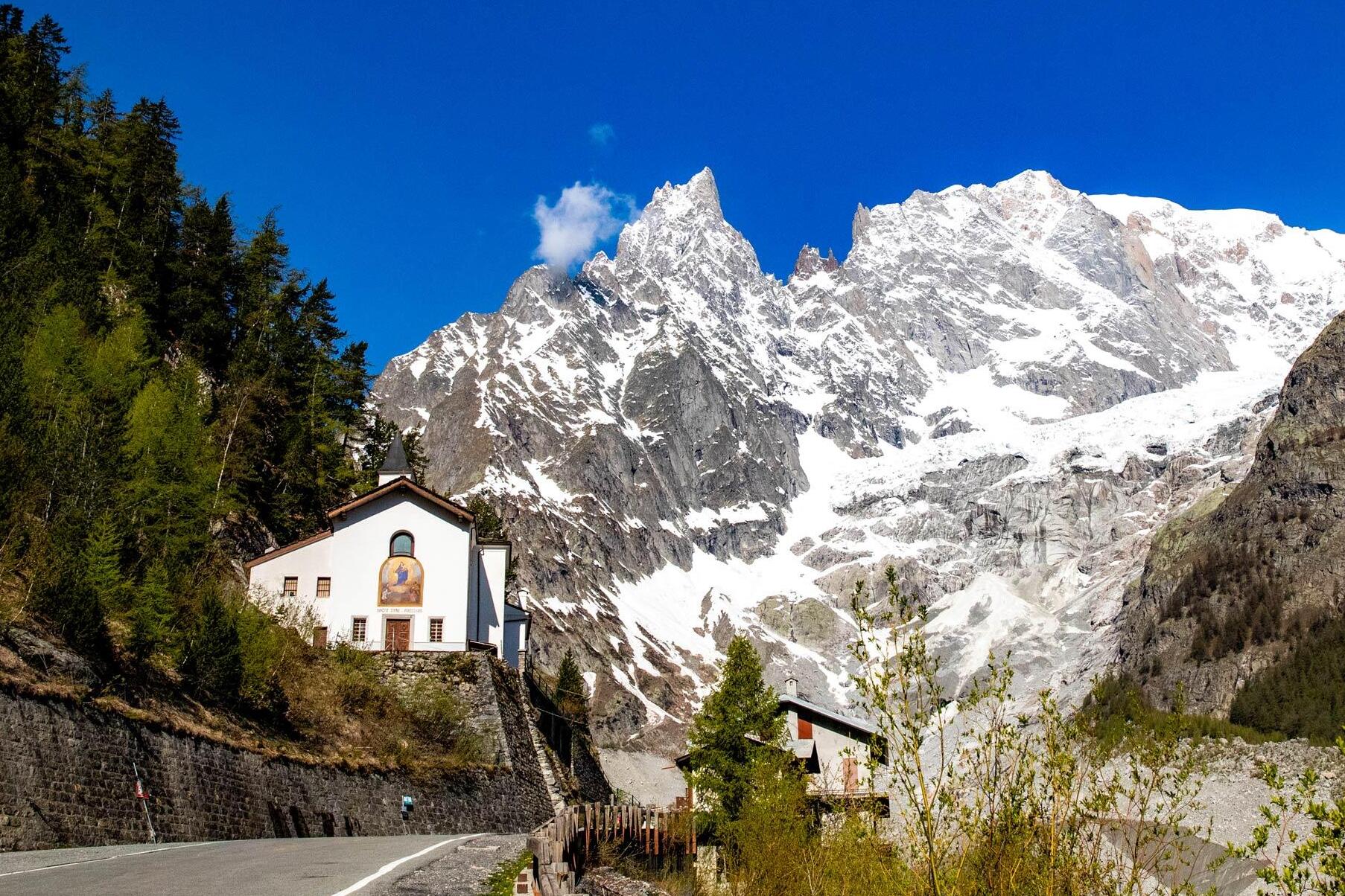 Santuario de Nuestra Señora de la Curación - Courmayeur | Secret World Trip Planner