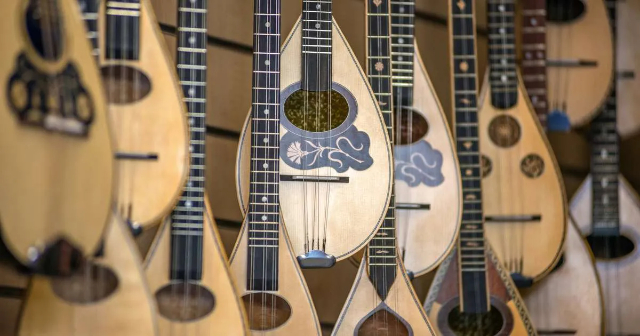 Grieķu tautas mūzikas instrumentu muzejs - Athina | Secret World Trip Planner