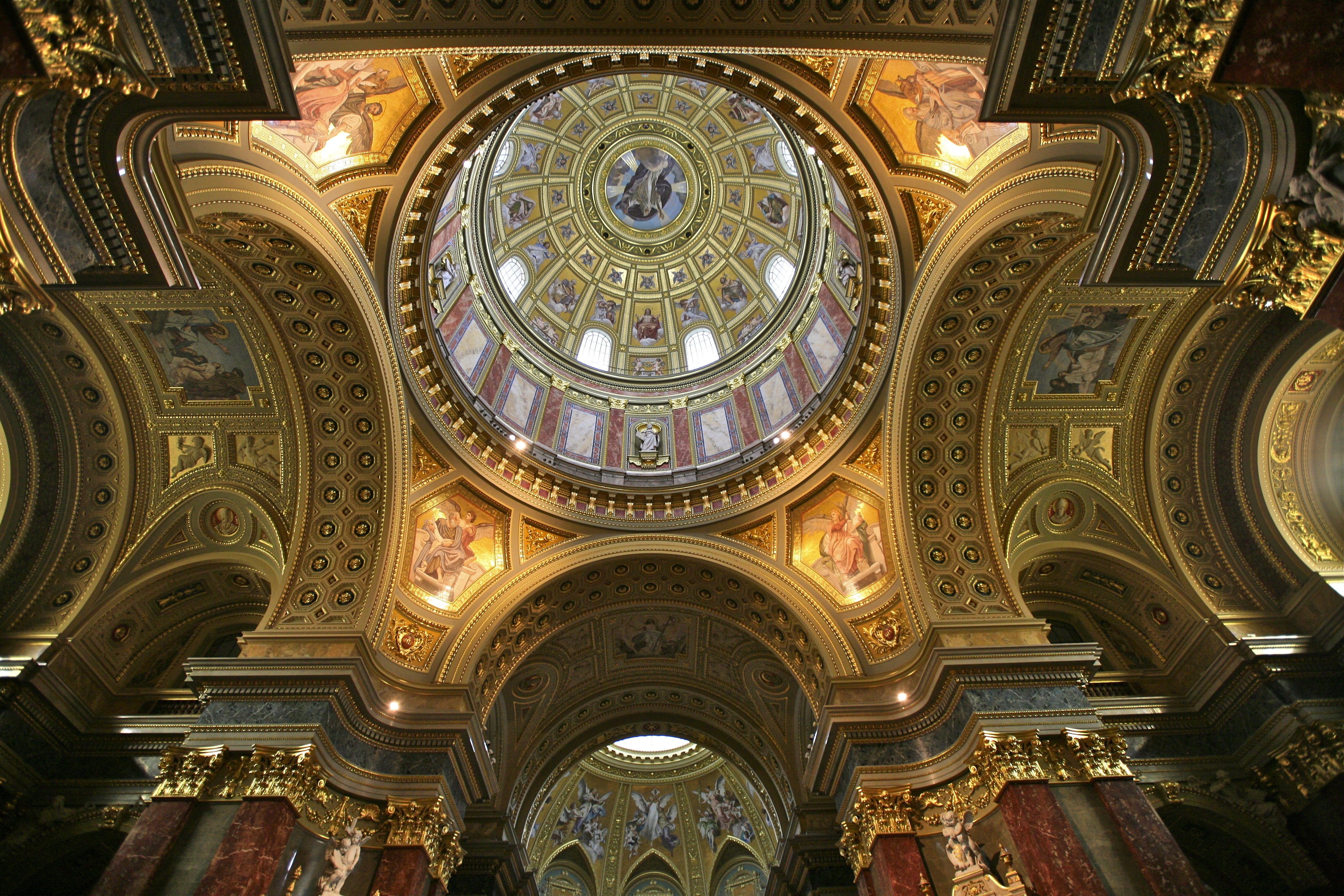 La Basílica de San Esteban: el edificio más alto de Budapest. - Budapest | Secret World Trip Planner