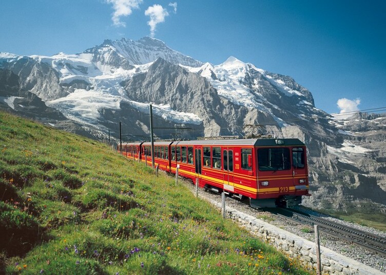 La Jungfrau, uno dei luoghi più belli della Terra - Interlaken | Secret World Trip Planner