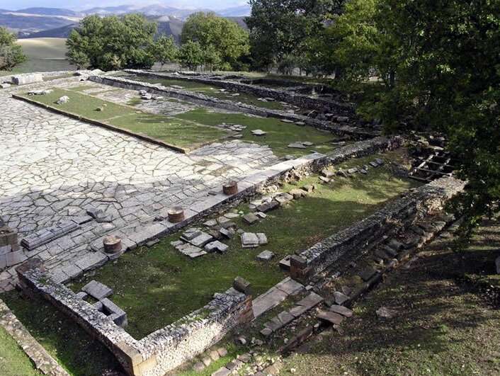 Basilicata: área arqueológica de Vaglio - Vaglio Basilicata | Secret World Trip Planner