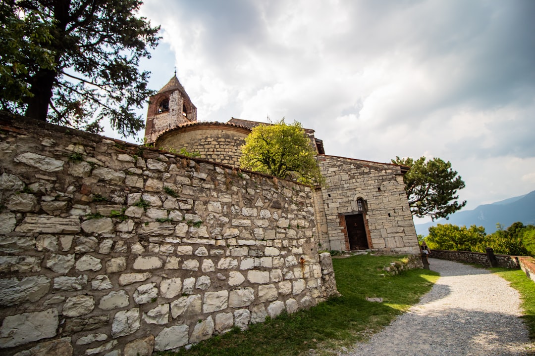 El antiguo monasterio benedictino de Pomposa - Codigoro | Secret World Trip Planner