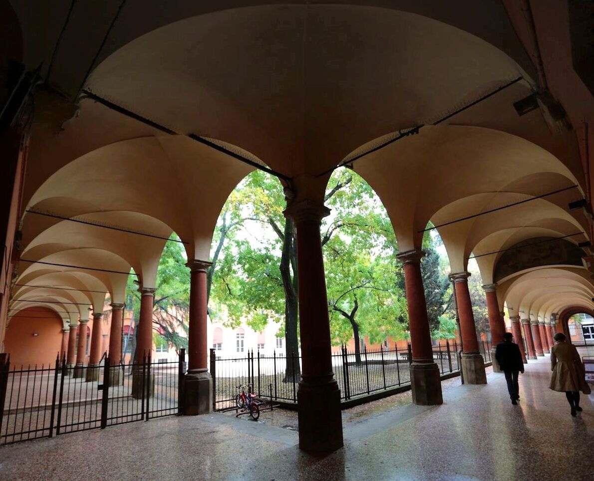 Antigua Iglesia de San Mattia - Bologna | Secret World Trip Planner