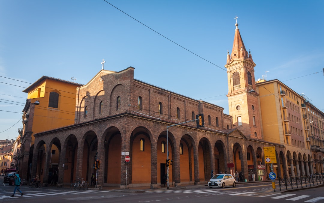 Antigua Iglesia de San Mattia - Bologna | Secret World Trip Planner