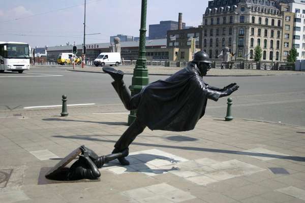 डे Vaartkapoen प्रतिमा - Molenbeek-Saint-Jean | Secret World Trip Planner