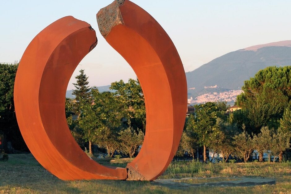 Parque de esculturas en Brufa - Brufa | Secret World Trip Planner