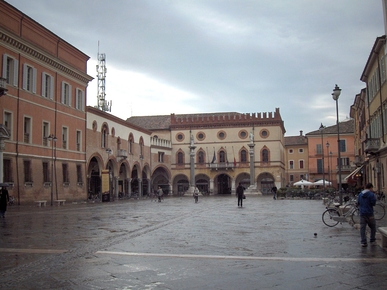 Kothak rakyat - Ravenna | Secret World Trip Planner