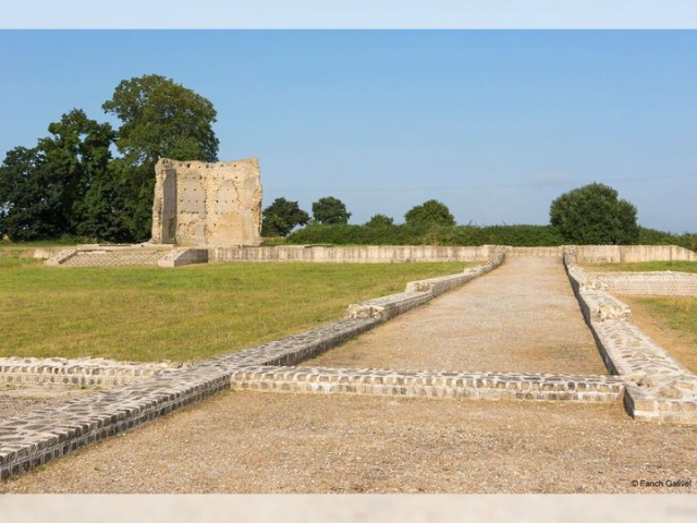 świątynia marsa - Corseul | Secret World Trip Planner