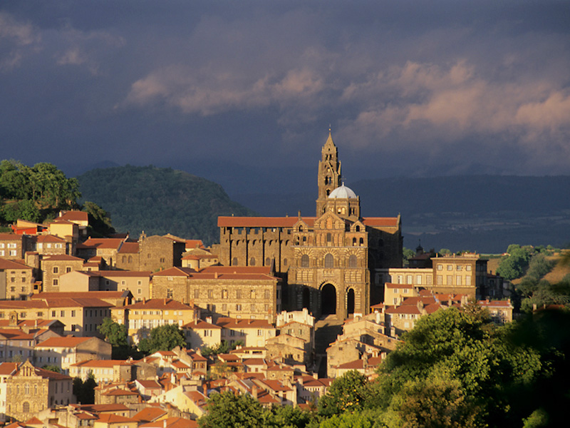 Notre Dame en Le Puy - Le Puy-en-Velay | Secret World Trip Planner