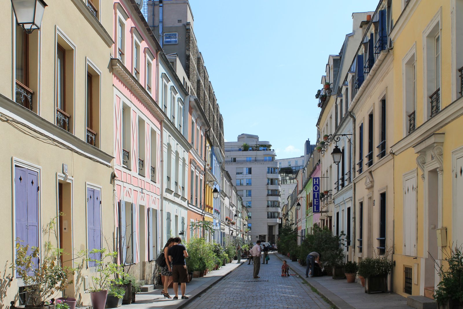 Không Rõ Paris: Rue Crémieux - Paris | Secret World Trip Planner