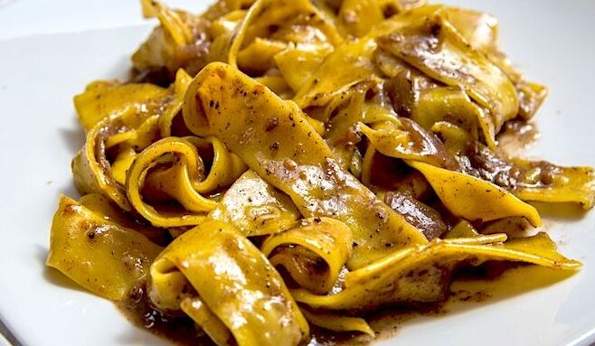 Pappardelle amb salsa de Llebre - Montepulciano | Secret World Trip Planner