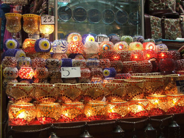 katta bozor - Piazza Beyazit | Secret World Trip Planner