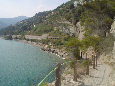 חוף קלנדרה - Le Calandre Beach | Secret World Trip Planner