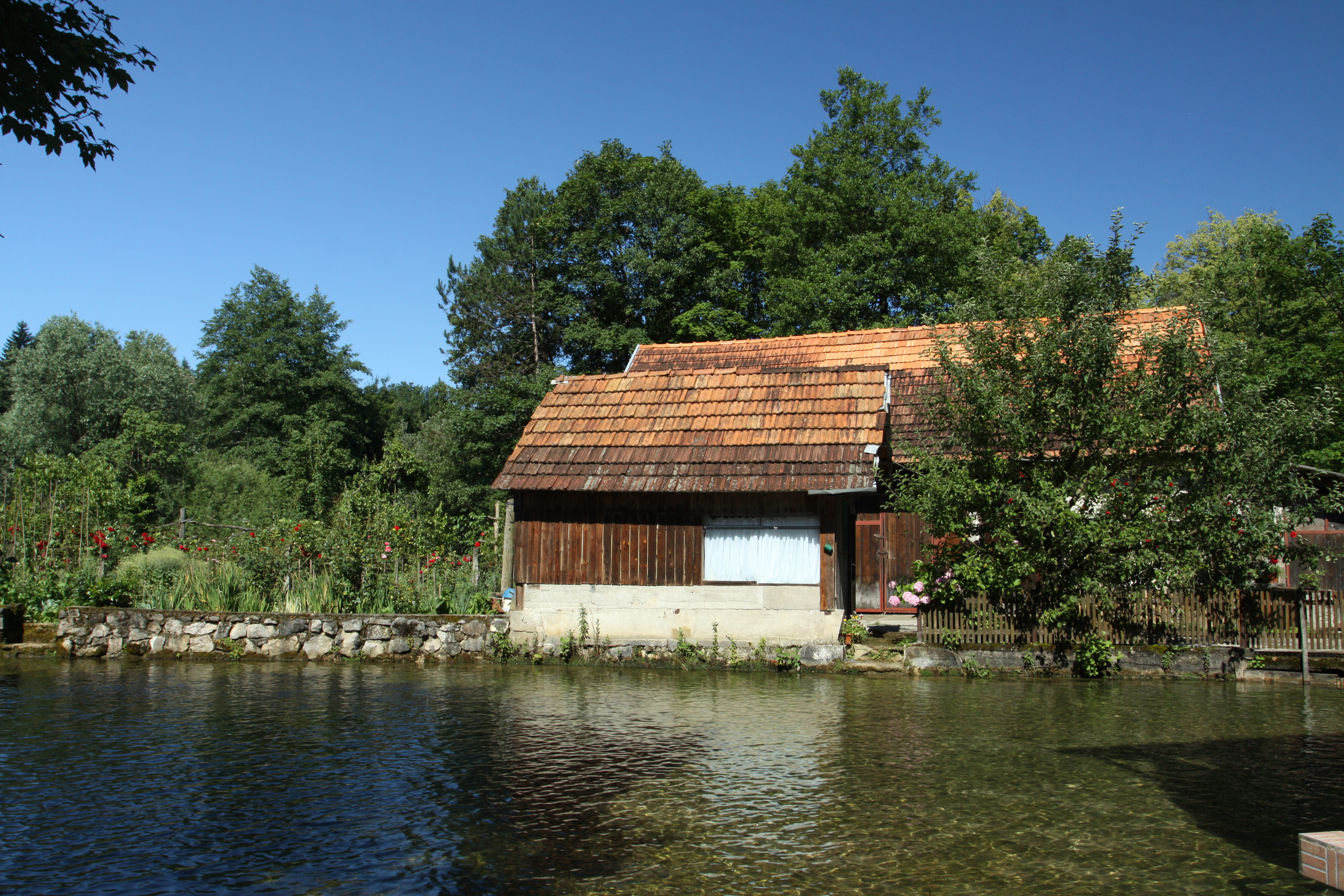 Cada ciudad de Croacia es tan diferente. Rastoke es una de las joyas ocultas de Croa - Rastoke | Secret World Trip Planner