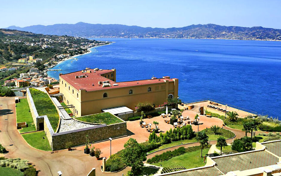Altafiumara Castle : A splendid Bourbon fortress of the 18th century - Villa San Giovanni | Secret World Trip Planner