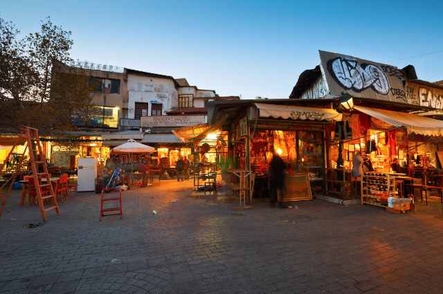 Avissinias: Destinasi untuk barang antik - Athina | Secret World Trip Planner