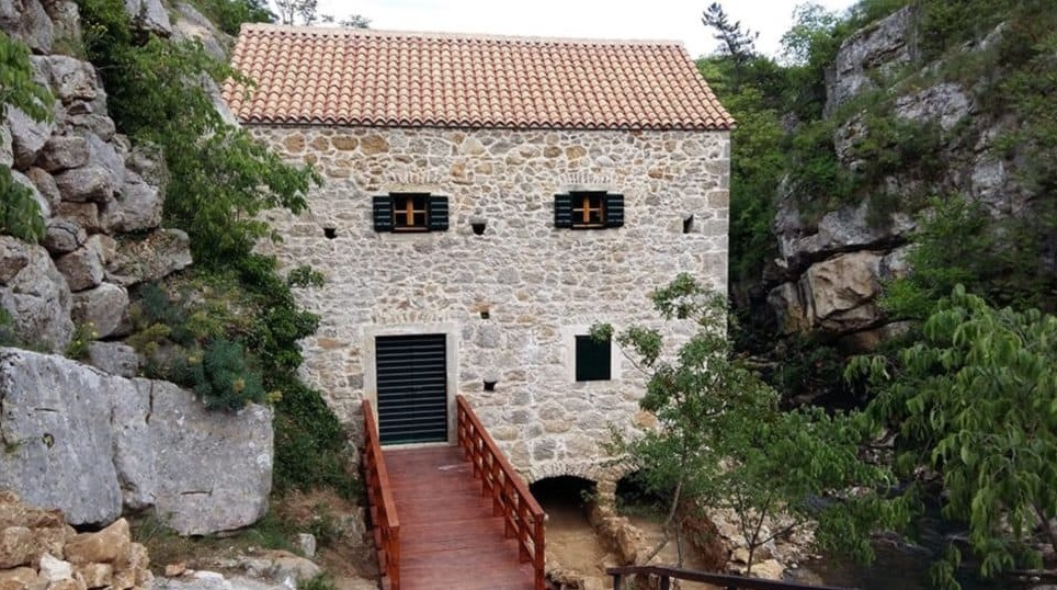 Old Mill in Drnis Town — Dernis