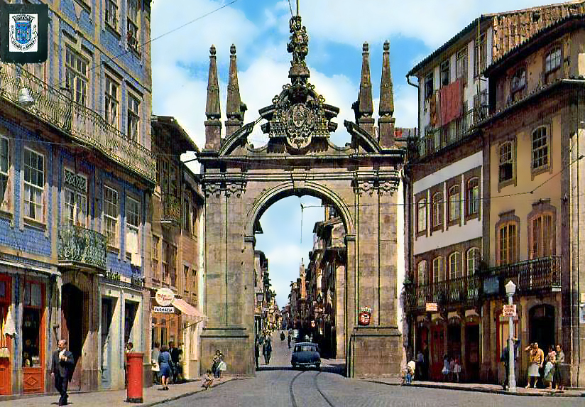 Arco de la Puerta Nueva - Braga | Secret World Trip Planner