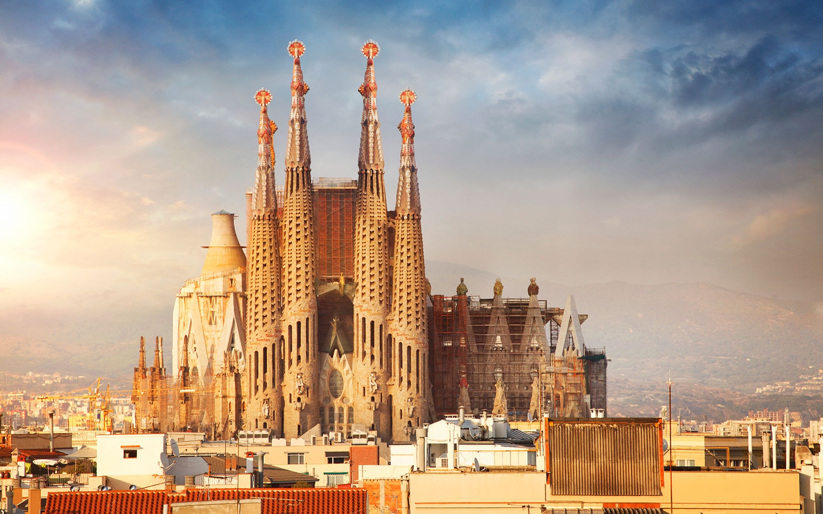 Heilige Familie - Barcelona | Secret World Trip Planner
