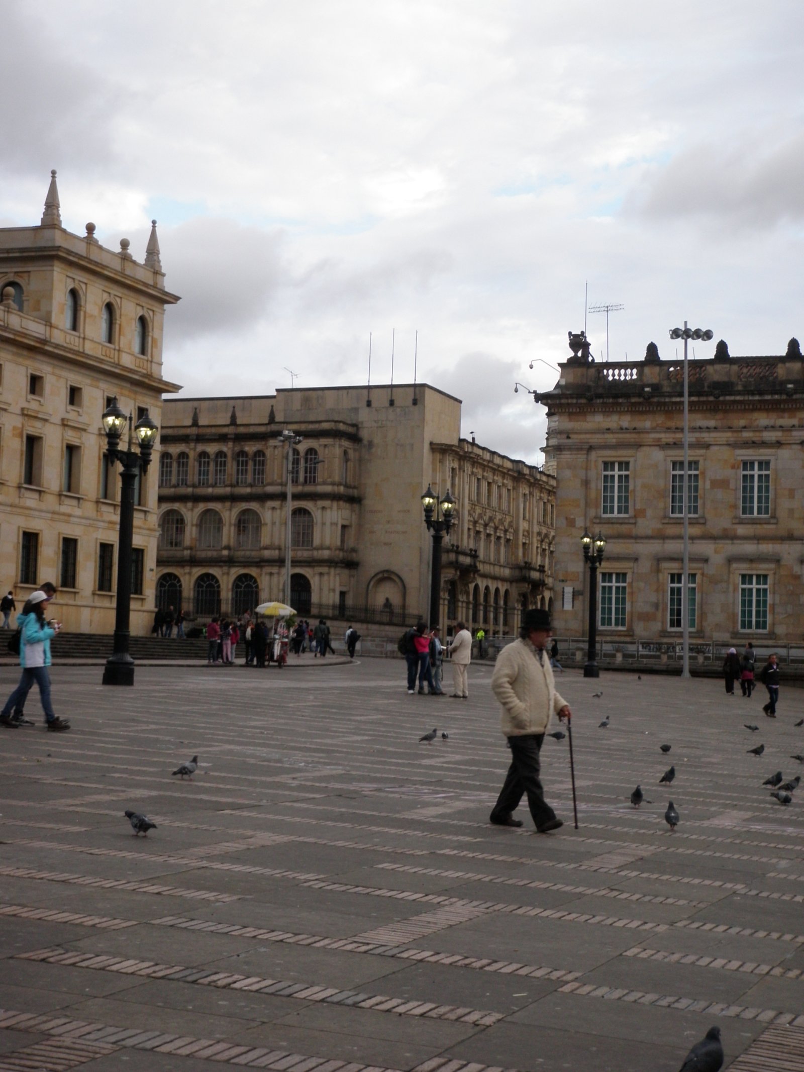 Bogotá y la hermosa Plaza de Bolívar - Bogotá | Secret World Trip Planner