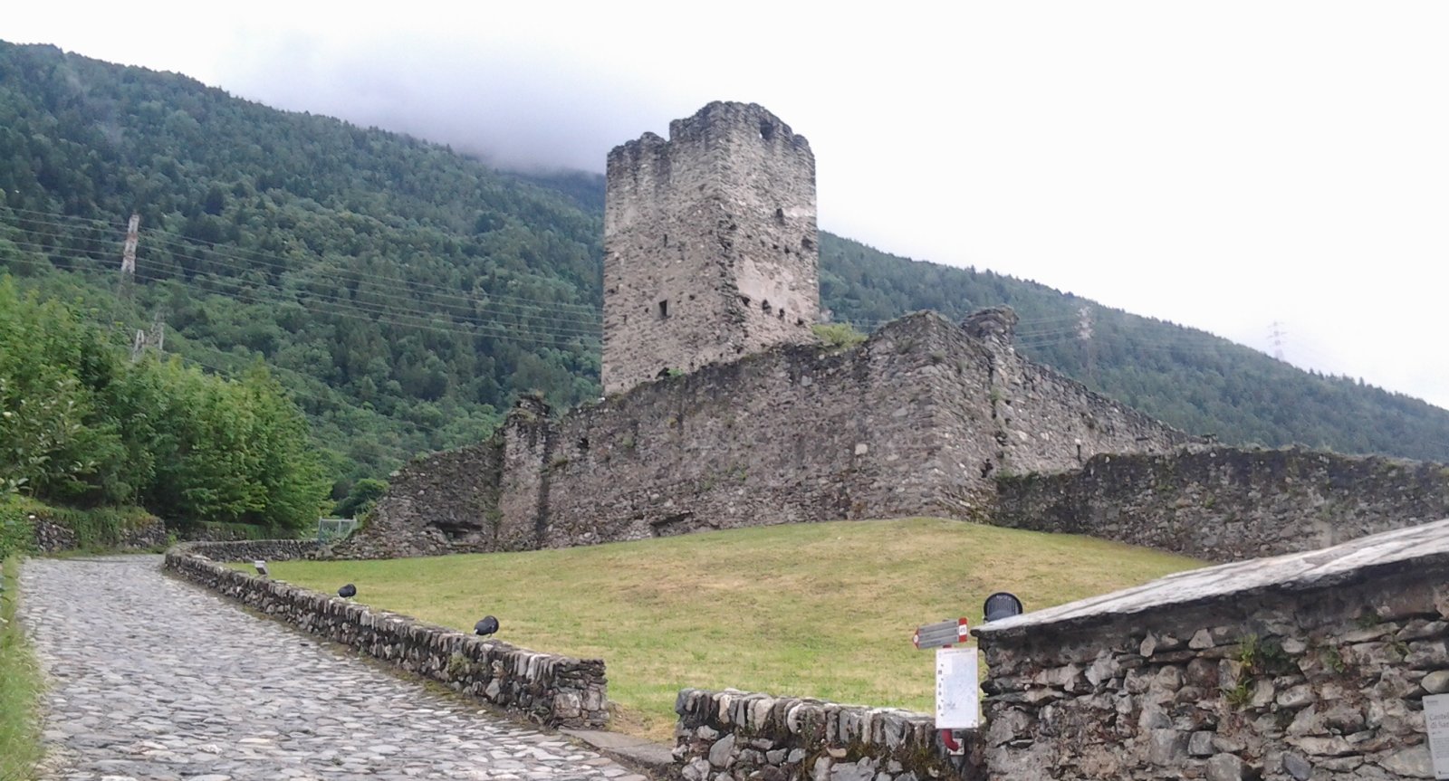 Il Castellaccio di Tirano - Tirano | Secret World Trip Planner