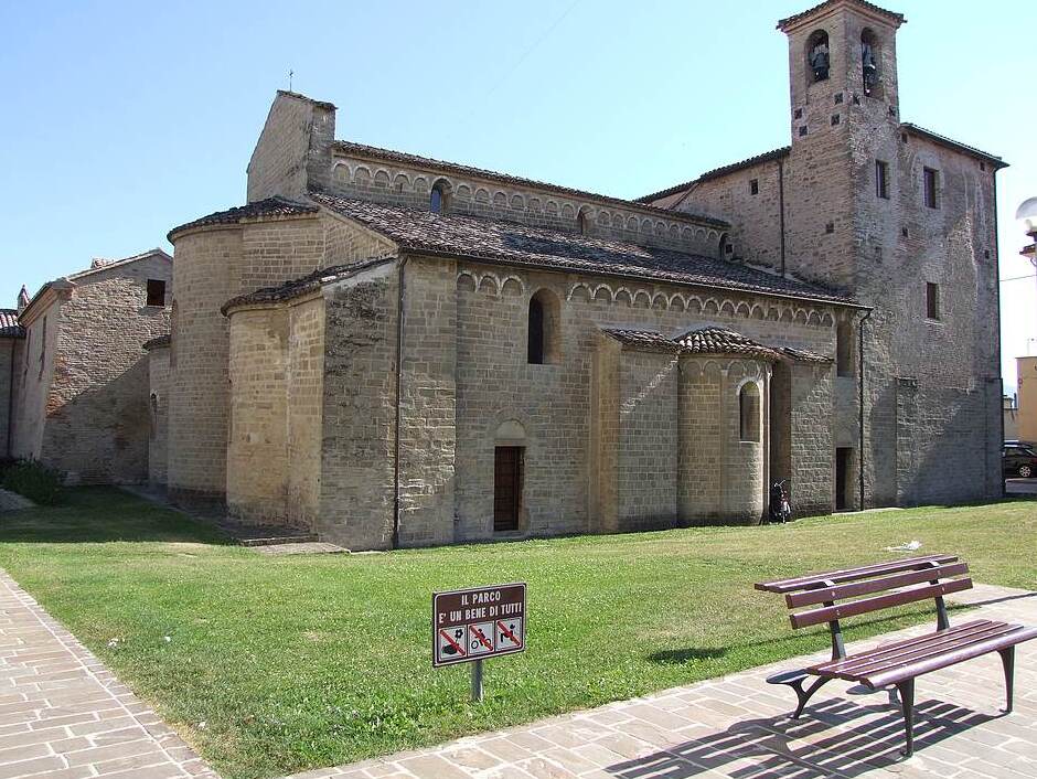 Abadía de Santa Maria delle Moie - Maiolati Spontini | Secret World Trip Planner