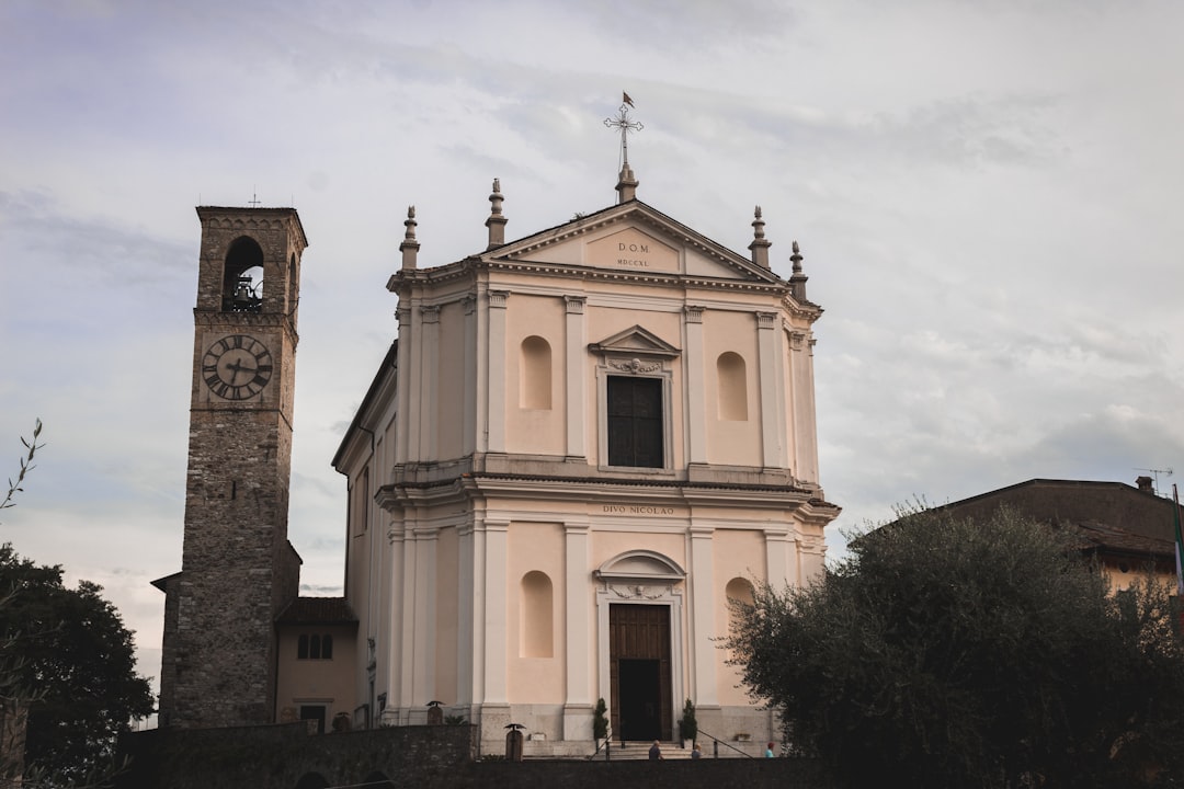 Chiesa di Battaglia e il Santissimo Crocifisso - Località Battaglia | Secret World Trip Planner