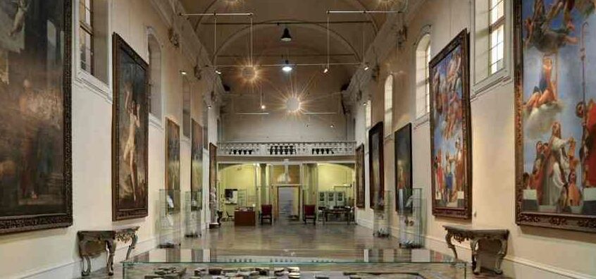 نشأت Pinacoteca في عام 1838 ، ومقرها في Palazzo della Missione ، ثم - Forlì | Secret World Trip Planner