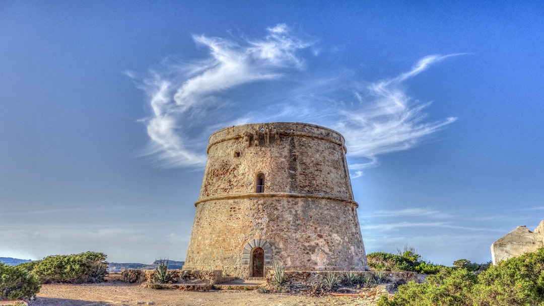 Torre Parnas - Joppolo | Secret World Trip Planner