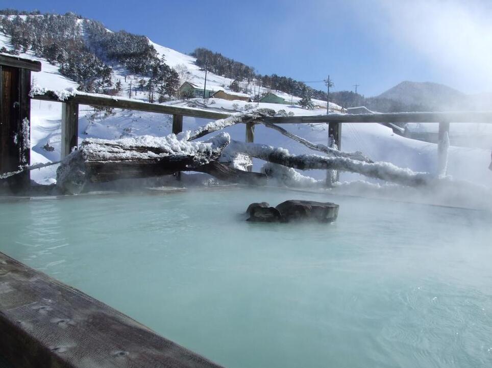Manza Onsen: a hot spring resort town on Mount Shirane — Tsumagoi