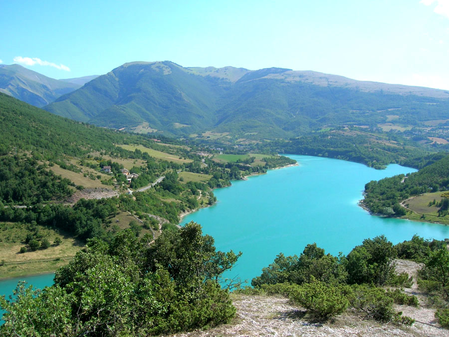 Danau Fiastra - Lago di Fiastra | Secret World Trip Planner