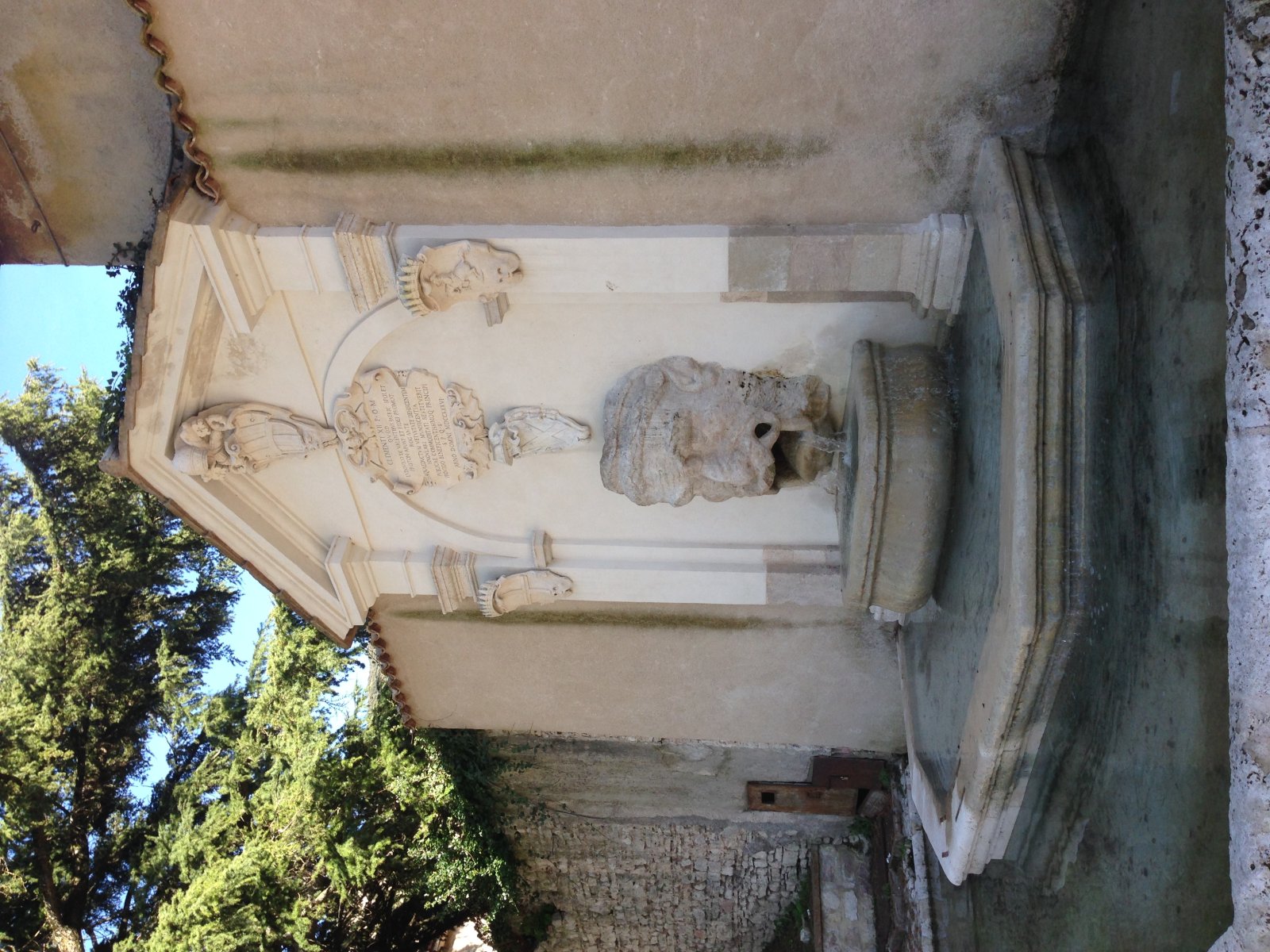Fontana del Mascherone - Spoleto | Secret World Trip Planner