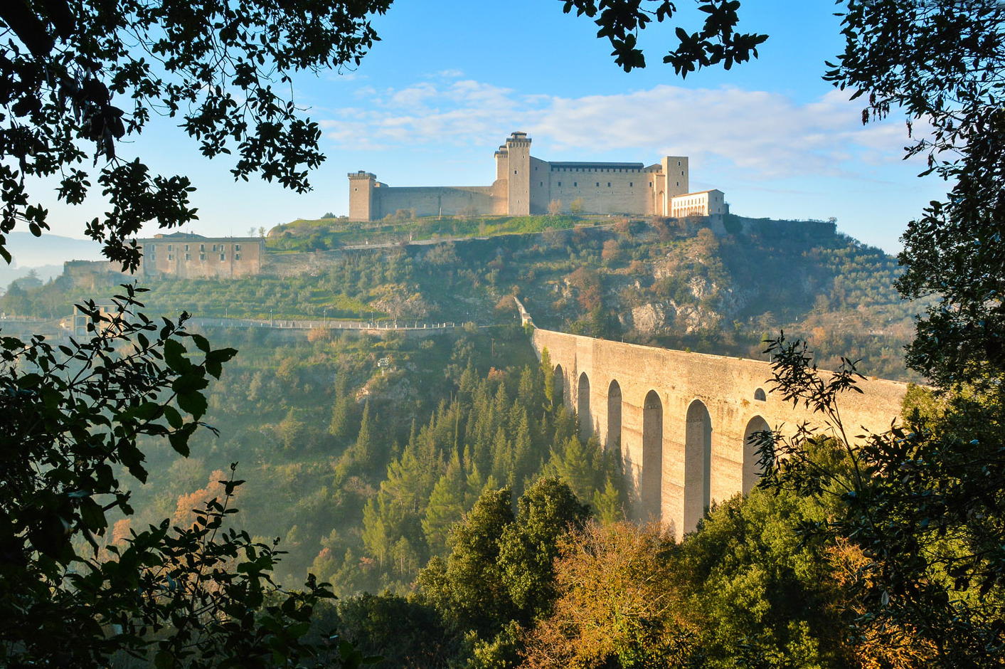 Ponte delle due Torri - Spoleto | Secret World Trip Planner