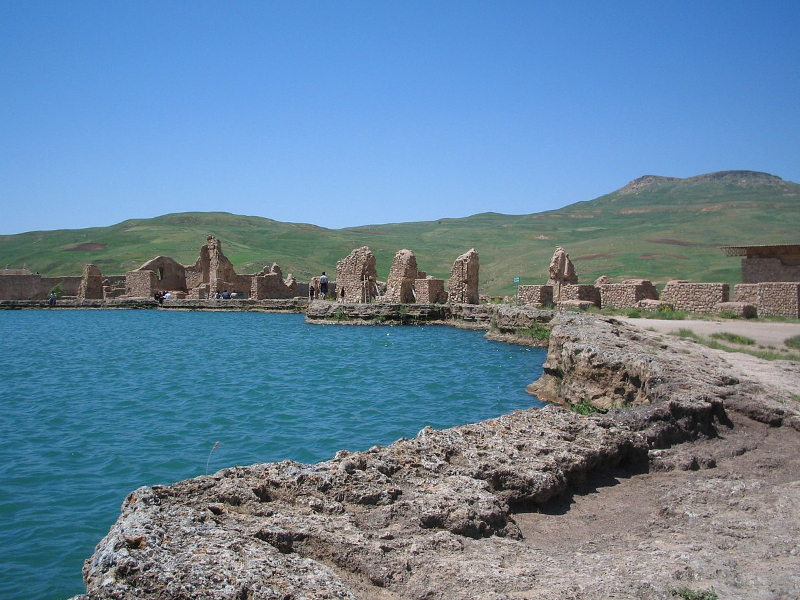 Takht-e Soleyman — Tazeh Kand-e-Nosrat Abad