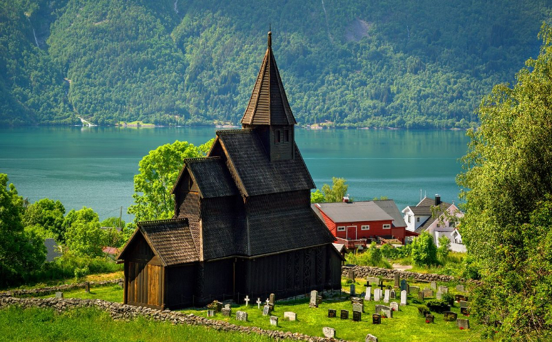 Kirche von Urnes - 6870 Ornes | Secret World Trip Planner