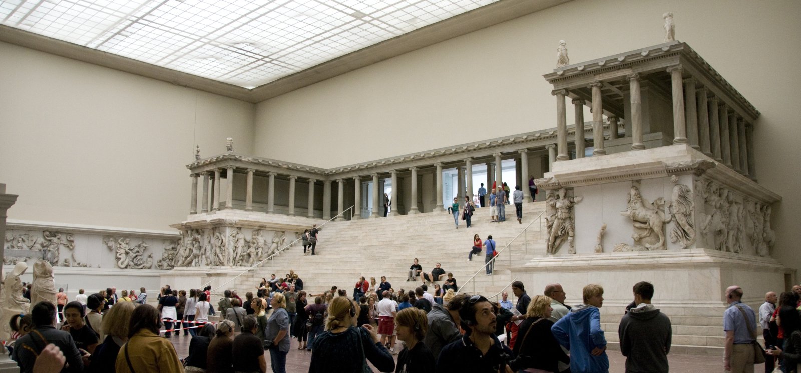 Tamaragil: N - - Berlin | Secret World Trip Planner