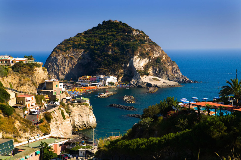 El pintoresco pueblo de Sant'Angelo d'Ischia - Isola d'Ischia | Secret World Trip Planner
