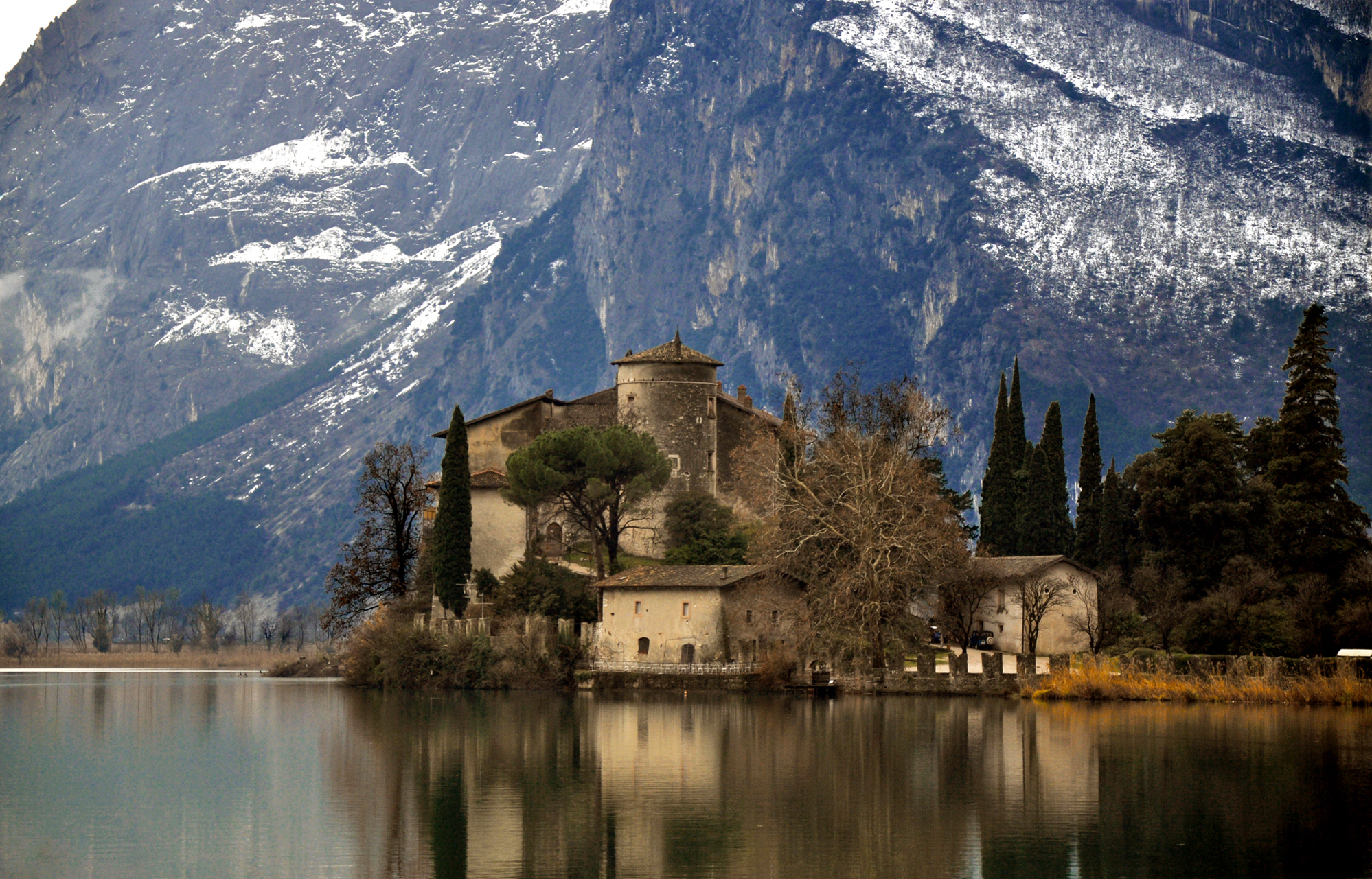 Jazero Toblino - Lago di Toblino | Secret World Trip Planner