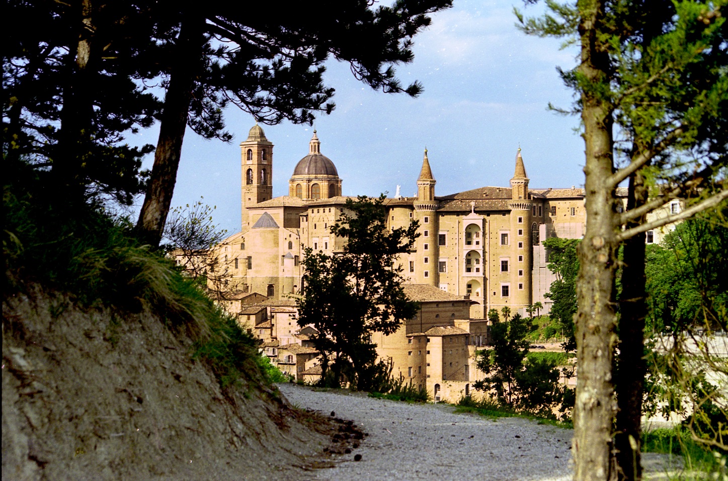 ЮНЕСКО / Урбино рамзи эҳеи - Urbino PU | Secret World Trip Planner