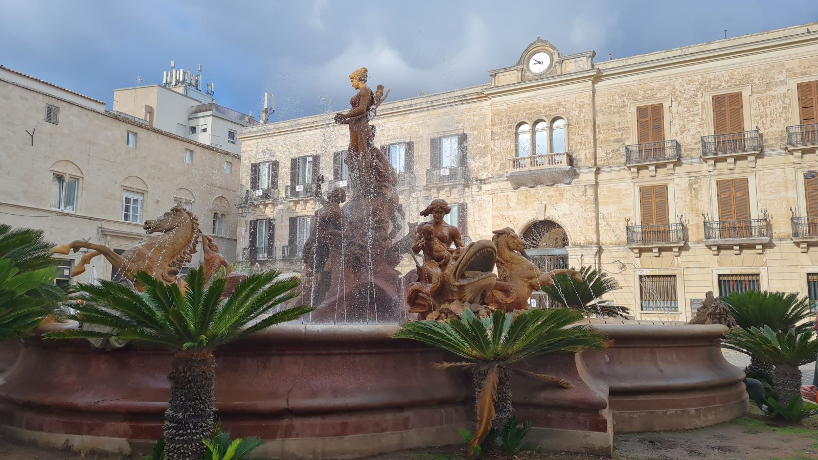 Orgija i fontana Diana, božice lova - Siracusa | Secret World Trip Planner