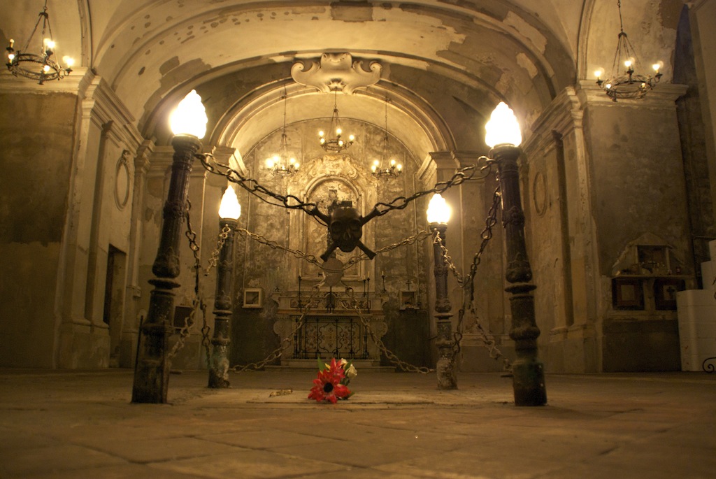 Kisha e Santa Maria delle Anime del Purgatorio në Arco - Napoli | Secret World Trip Planner