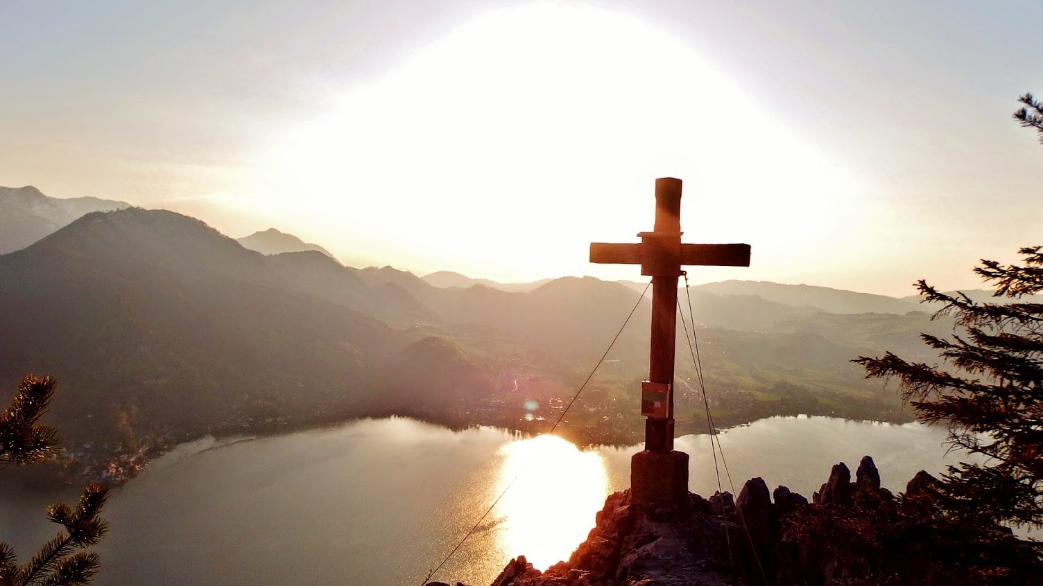 Piedra solar pequeña - Traunkirchen | Secret World Trip Planner