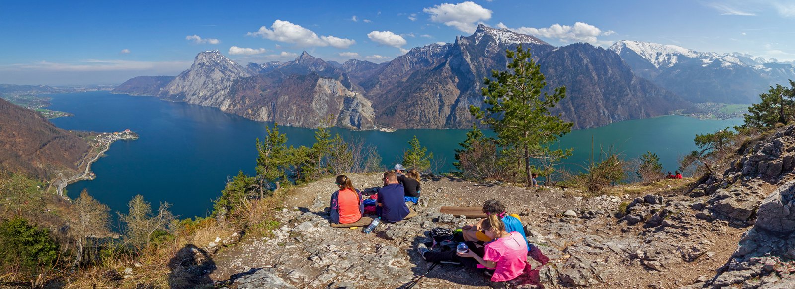 Piedra solar pequeña - Traunkirchen | Secret World Trip Planner