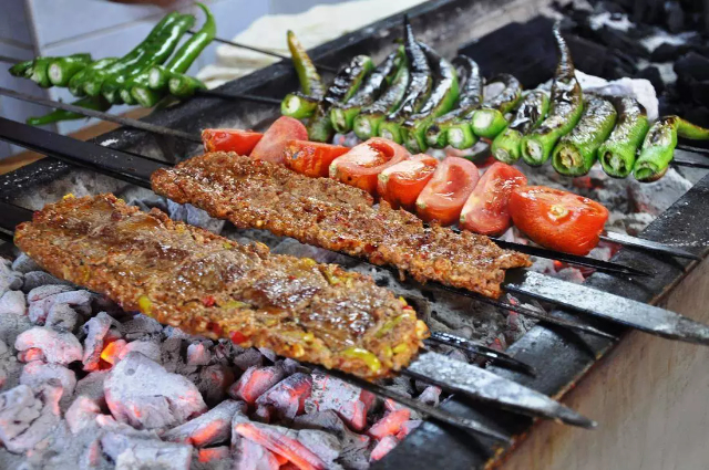 És kebab - Kılıçcılar Sk. No:5 | Secret World Trip Planner