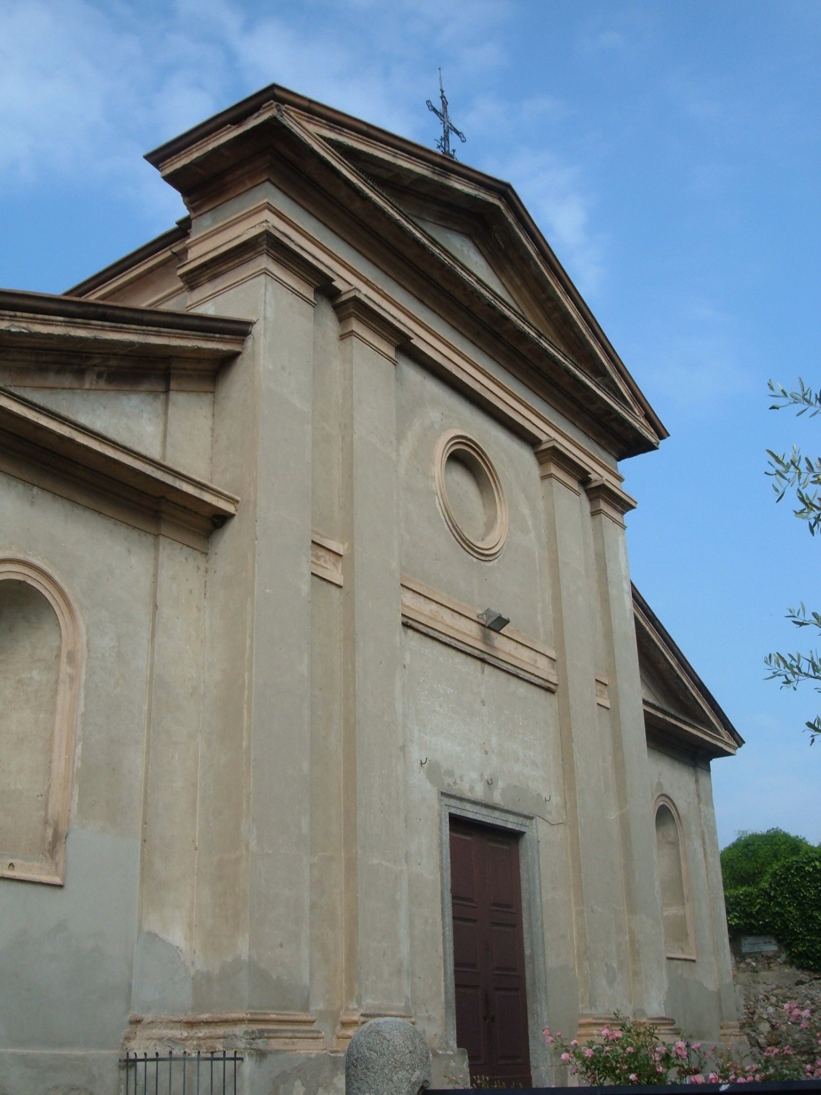 Iglesia de San Esteban - Garlate | Secret World Trip Planner