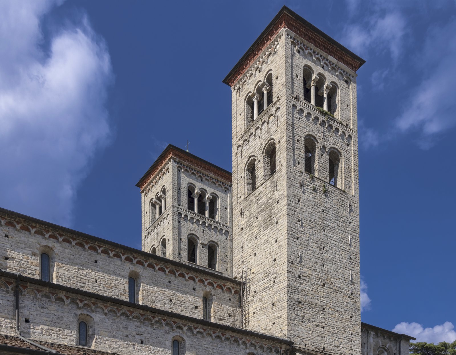 Basílica de San Abbondio - Como | Secret World Trip Planner