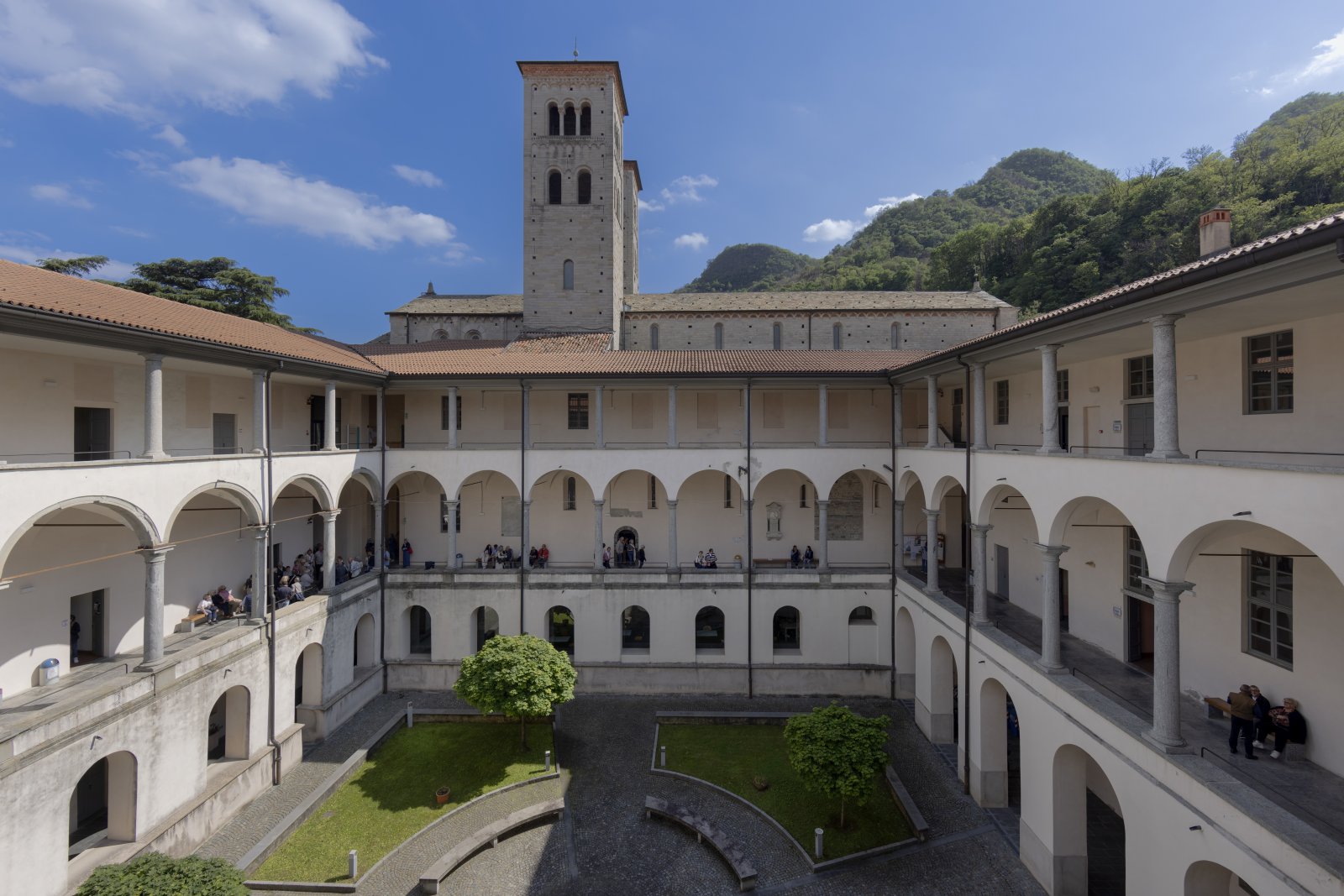 Basílica de San Abbondio - Como | Secret World Trip Planner