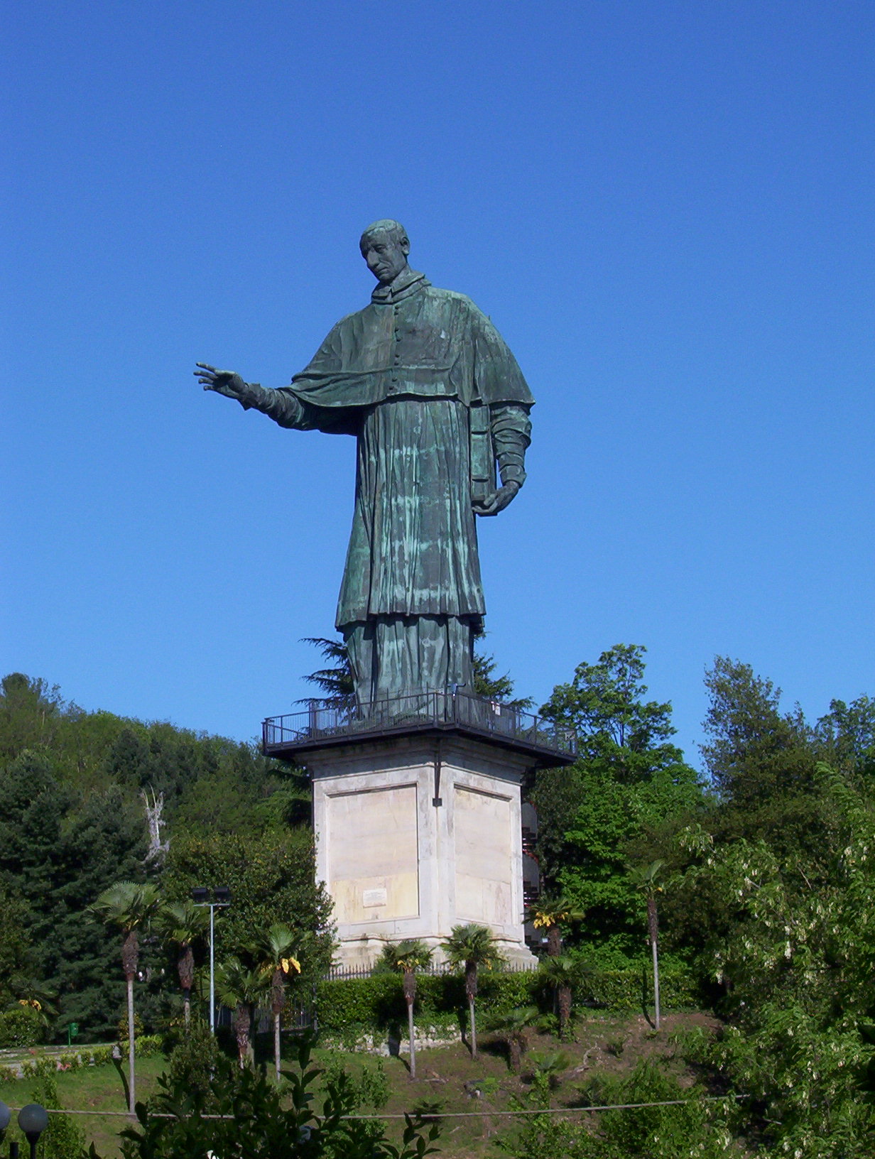 Colossus of St. Charles Borromeo - Arona | Secret World Trip Planner